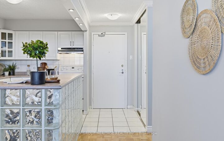 Property Photo: 3380 Eglinton Avenue E Ph07 ON M1J 3L6