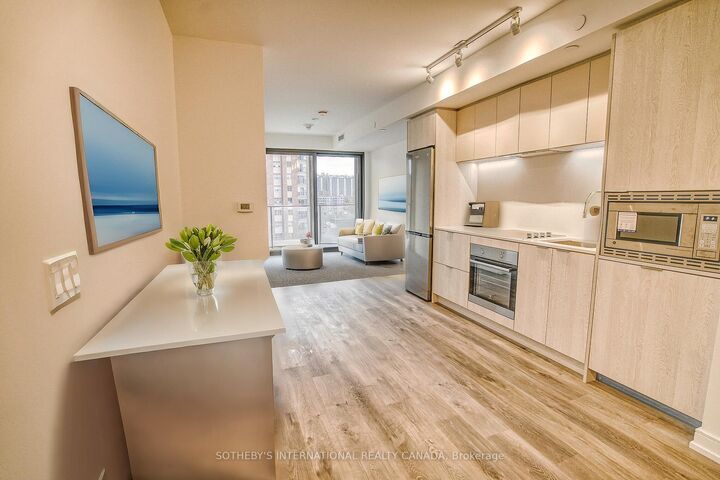 Property Photo:  1 Jarvis Street 805  ON L8R 3J2 
