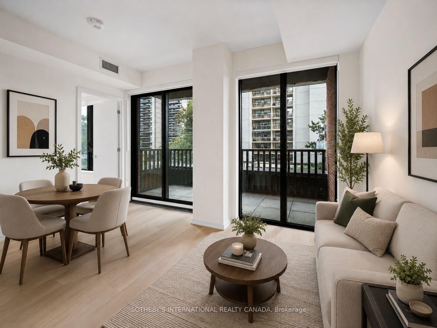 Property Photo:  109 Erskine Avenue 602  ON M4P 0G8 