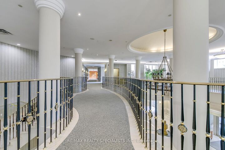 Property Photo: 25 Kingsbridge Garden Circle W 519 ON L5R 4B1