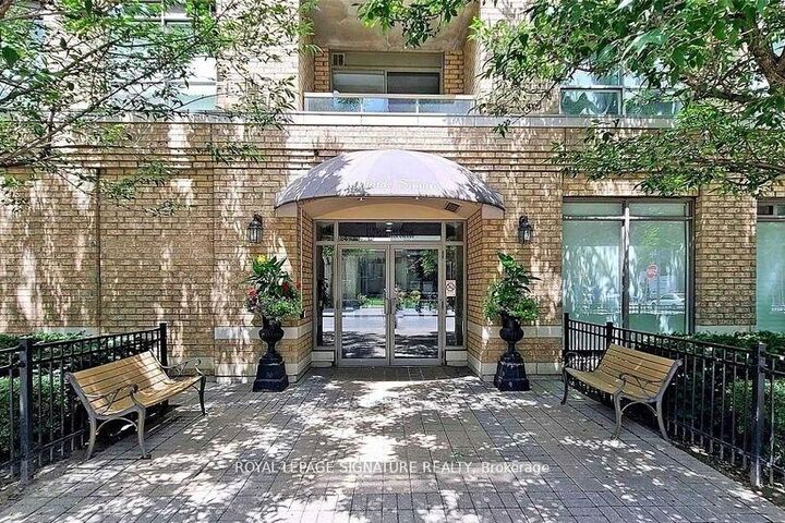 Property Photo: 140 Bathurst Street 207 ON M5V 3N8