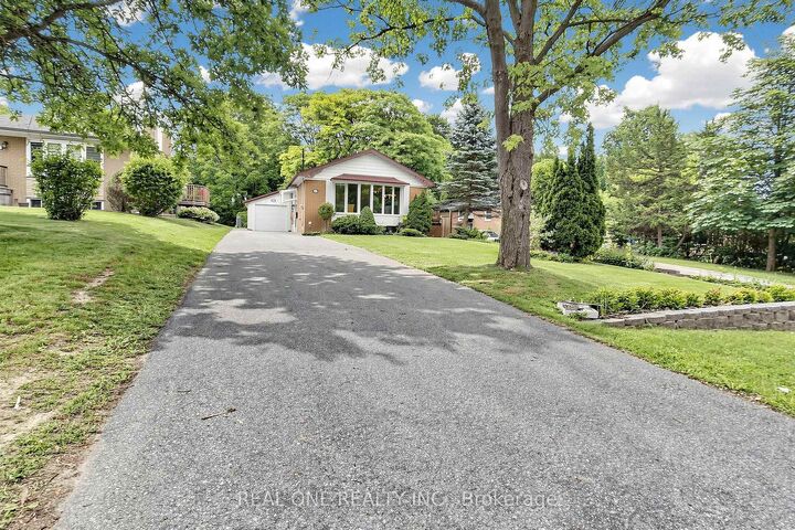 49 Bayview Parkway — photo 1