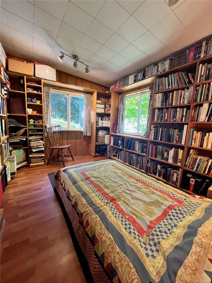 Property Photo: 323 Sawmill Rd BC V0P 1Z0