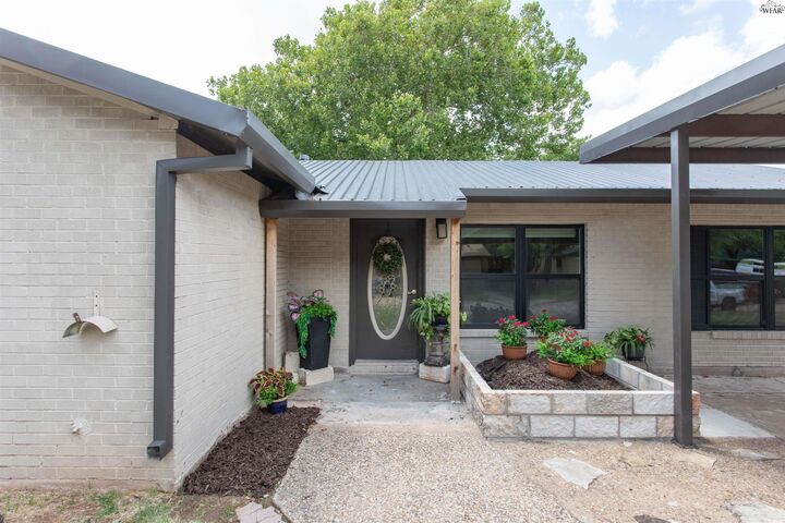 Property Photo: 5130 Inlet Drive TX 76310