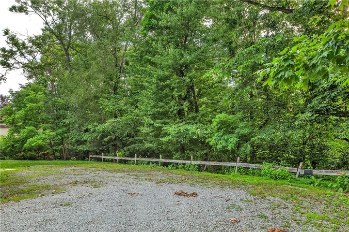 Property Photo:  616 Woodburn Lane  PA 15601 
