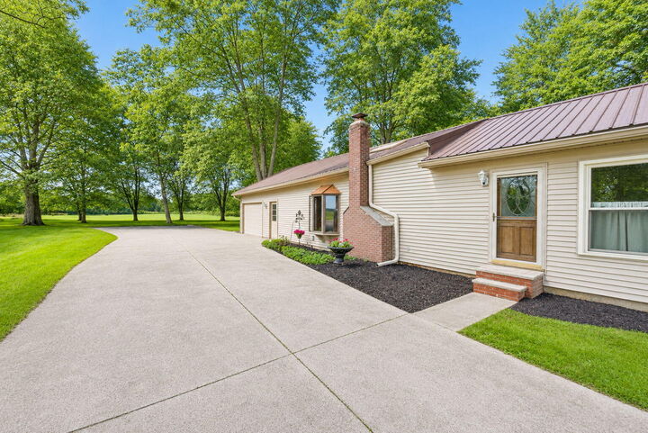 Property Photo:  11547 State Route 47  OH 43344 