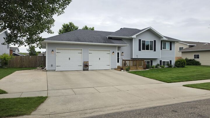 Property Photo:  1005 Plum Lane  SD 57401 