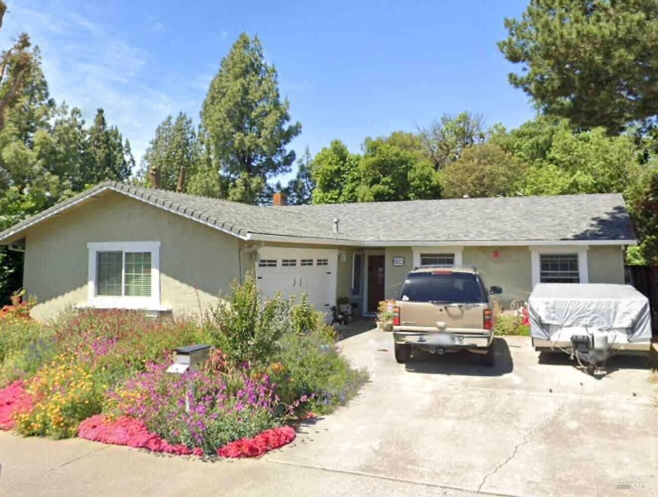 Property Photo:  885 N Almond Street  CA 95620 