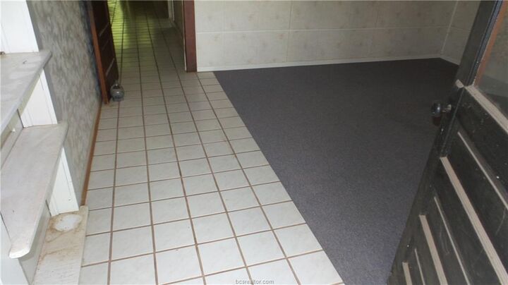 Property Photo: 400 South Main Street TX 77836