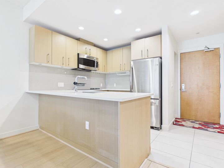 Property Photo: 5981 Gray Avenue 303 BC V6S 0G1