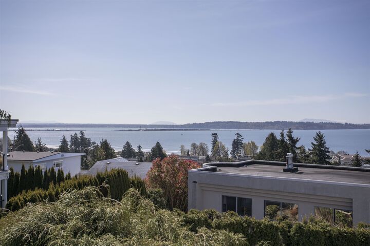 15662 Semiahmoo Avenue — photo 1