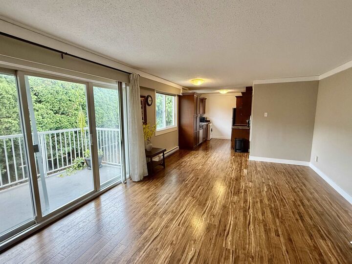 Property Photo: 33900 Mayfair Avenue 8 BC V2S 1R2