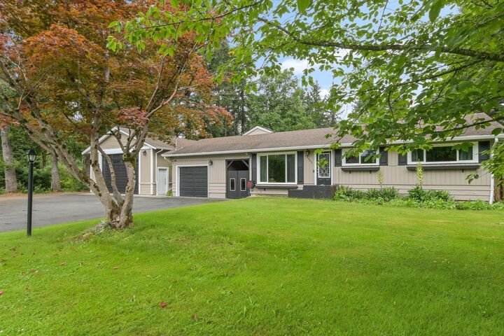 Property Photo: 32955 Dewdney Trunk Road BC V2V 6X6
