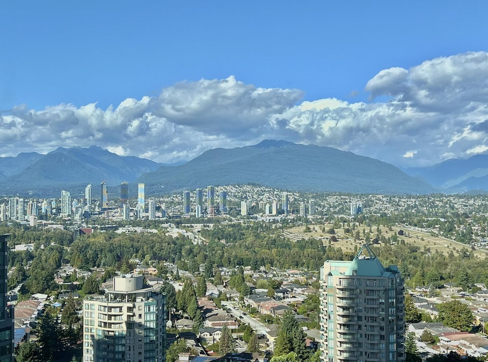 Property Photo:  4670 Assembly Way 3010  BC V5H 0H3 
