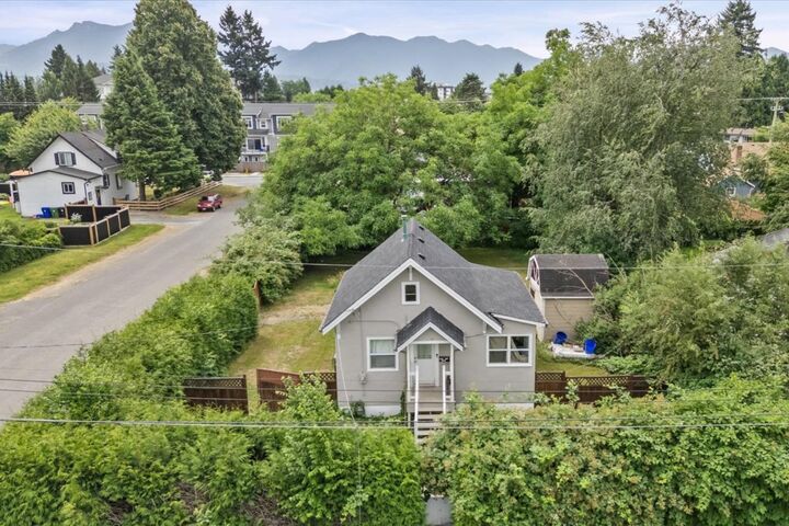 46028 King Avenue — photo 1