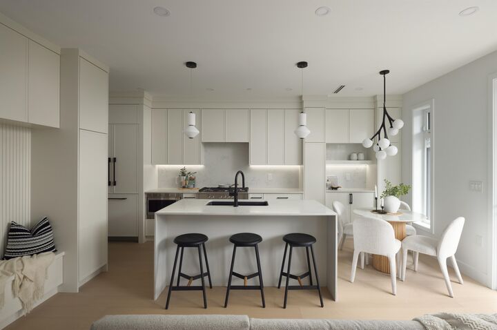 Property Photo: 419 W 23rd Avenue 4 BC V5Y 2H5