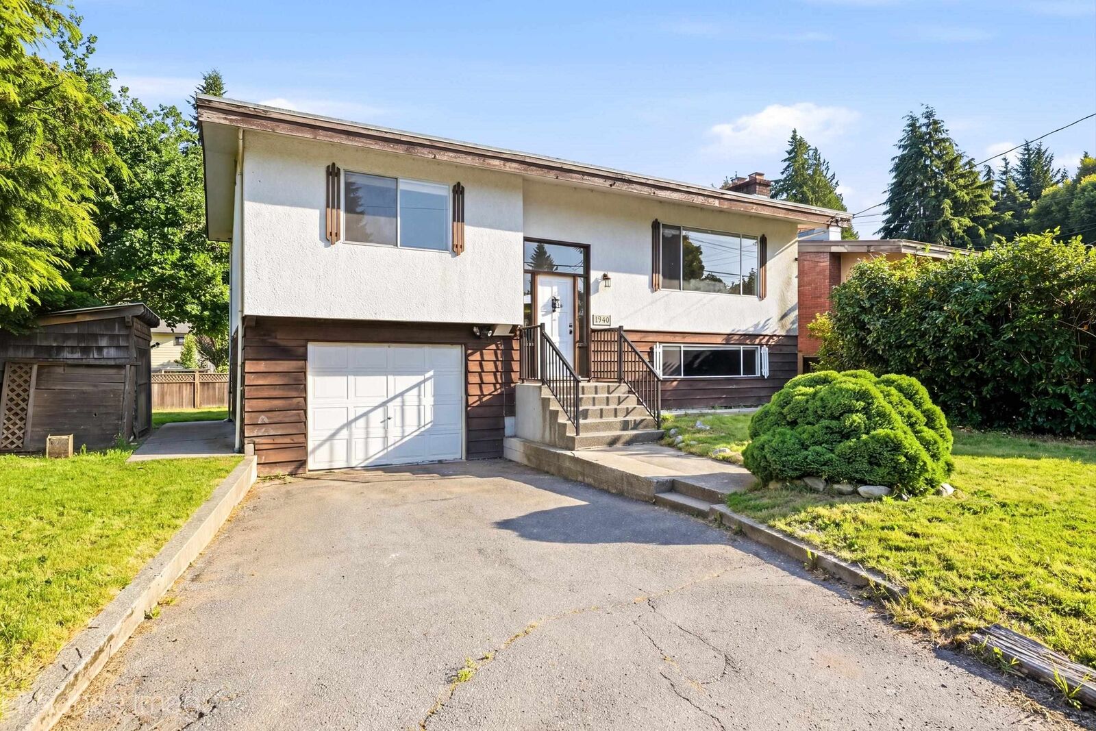 Property Photo: 1940 Eagle Street BC V2S 3A6