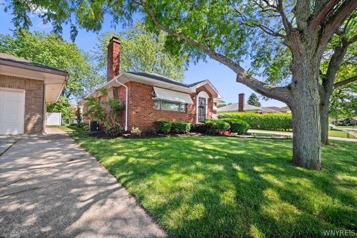 Property Photo:  35 Calderwood Drive  NY 14215 