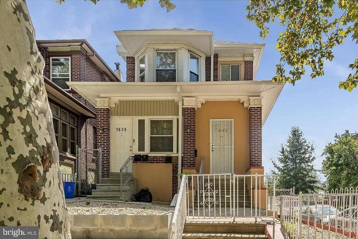 Property Photo:  1626 Lindley Avenue  PA 19141 