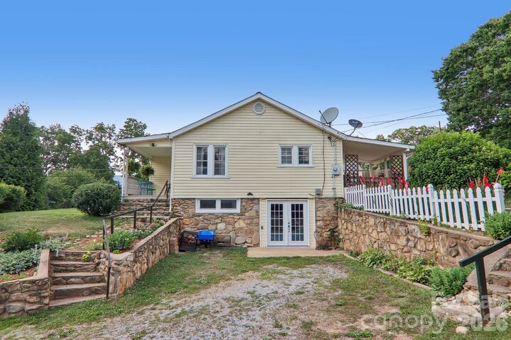 Property Photo:  120 Caring Place Loop  NC 28721 
