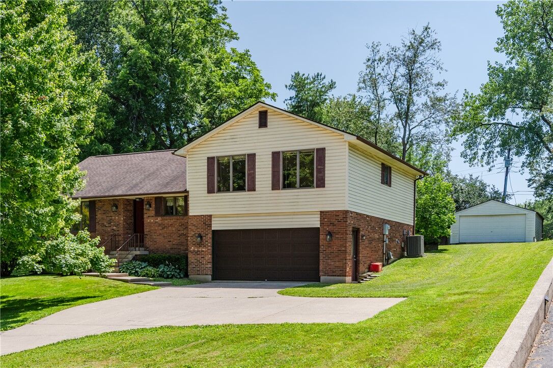 Property Photo: 4117 Ridgecliff Drive OH 45440