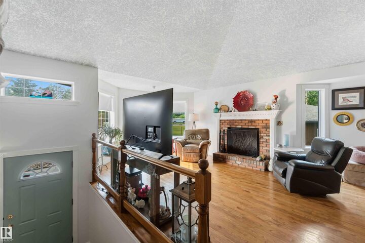 Property Photo:  52552 Rge Road 224 205  AB T8A 4R7 