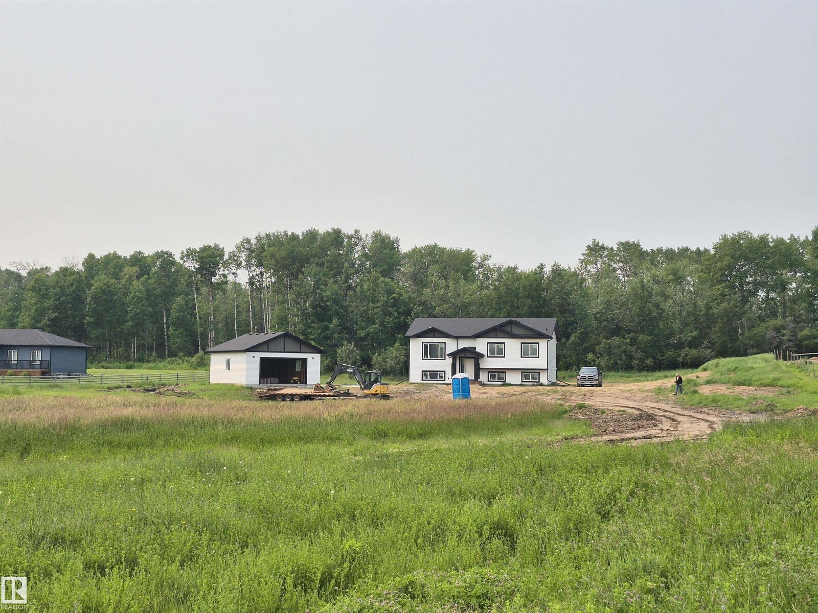 Property Photo:  55108 Range Road 15 401  AB T0E 1V0 
