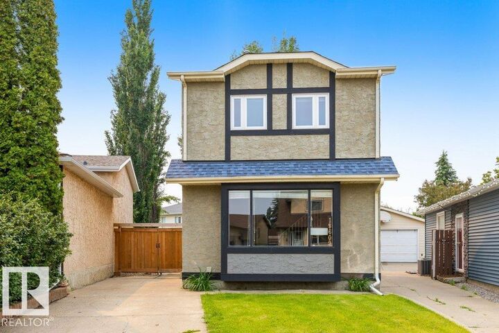Property Photo:  18609 54 Avenue NW  AB T6M 1Z4 