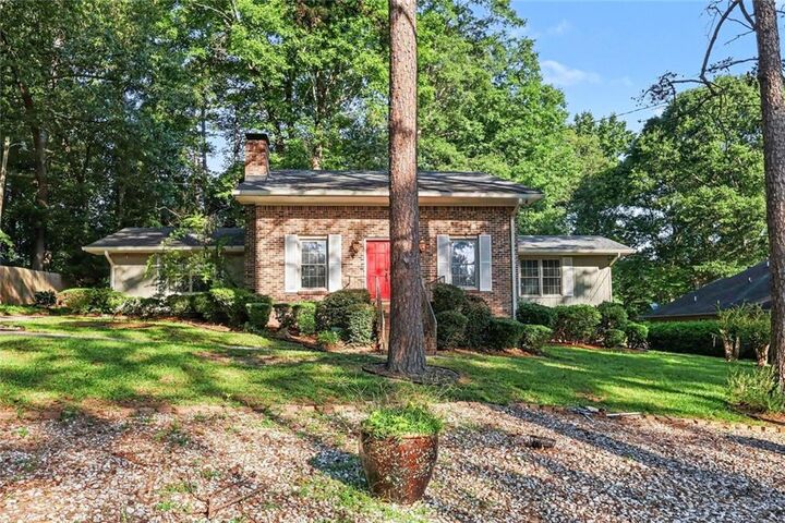 Property Photo: 3052 Riviera Drive NW GA 30012