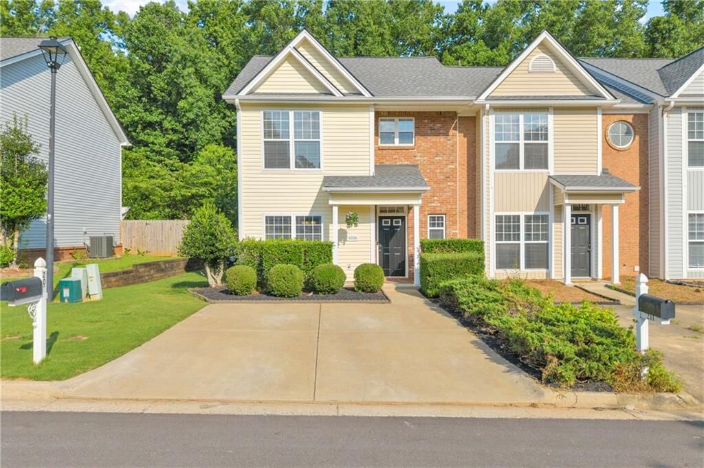 Property Photo: 207 Pearl Chambers Drive GA 30534