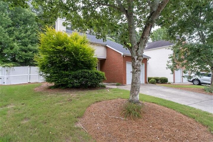 Property Photo:  13506 Aventide Lane  GA 30004 