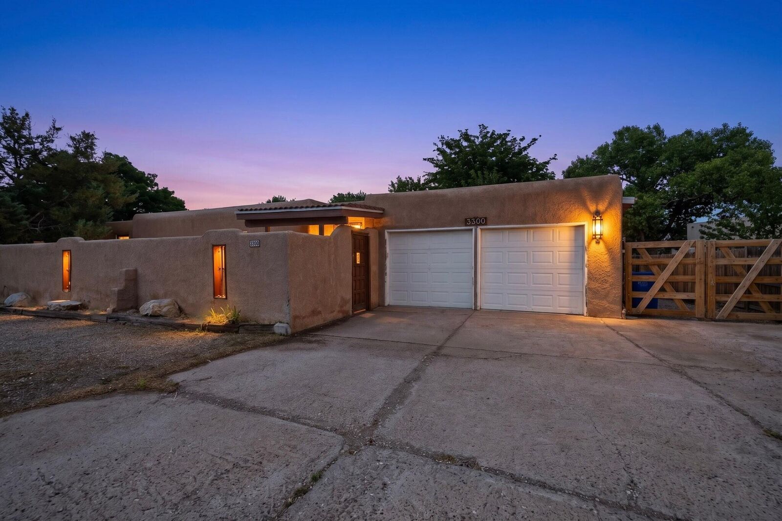 Property Photo:  3300 La Mancha Drive NW  NM 87104 