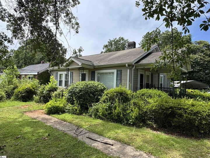 Property Photo:  302 West Road  SC 29690 