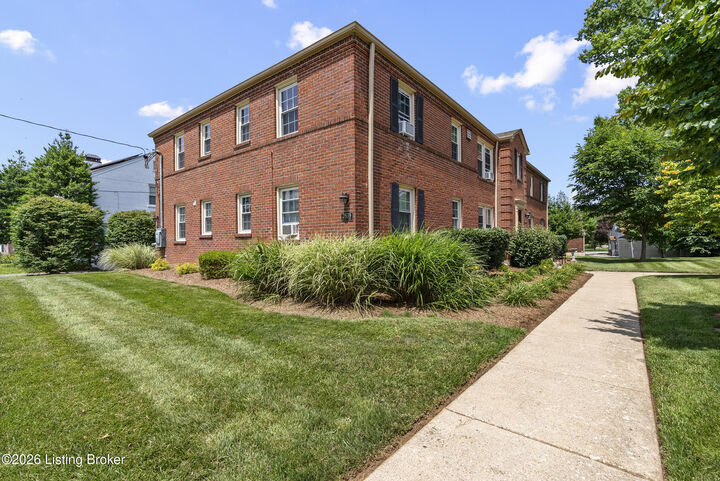 Property Photo:  2639 Landor Ave Unit 3C  KY 40205 
