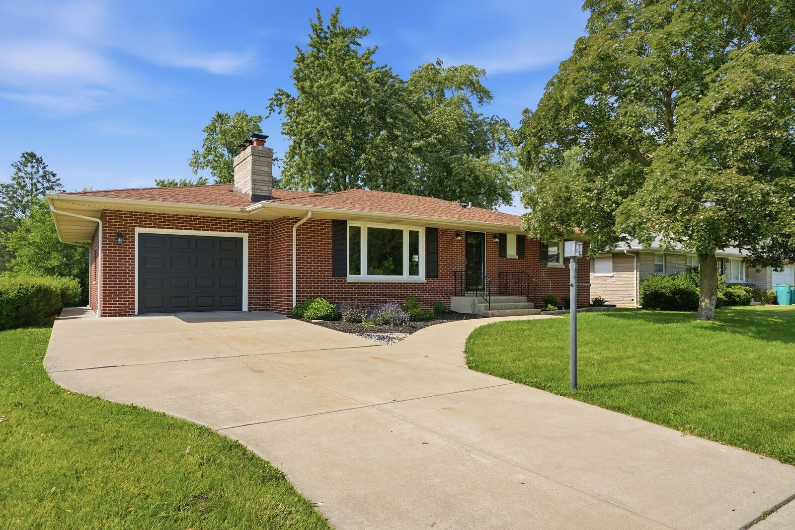 Property Photo: 1120 W 54th Avenue IN 46410