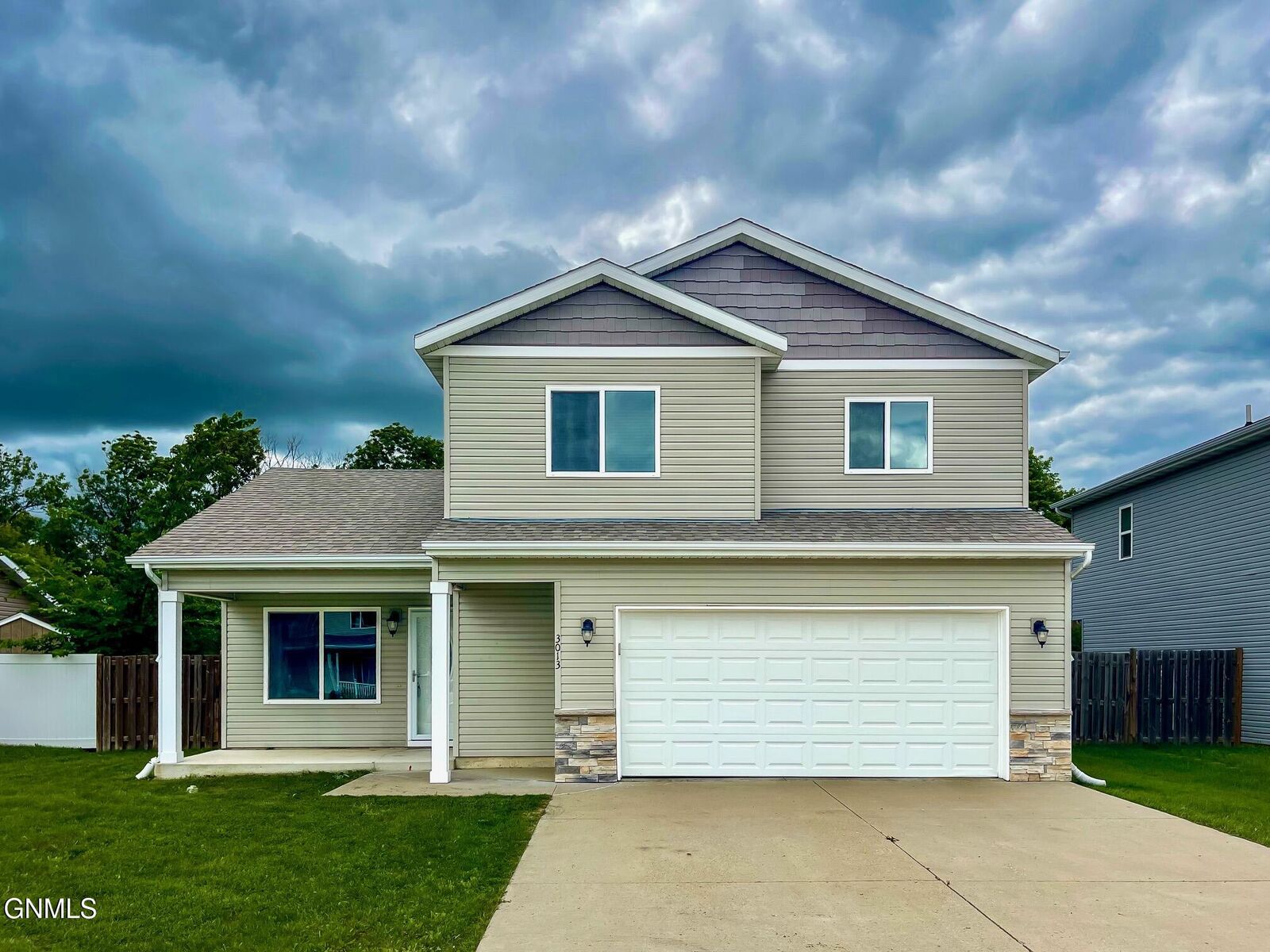 Property Photo:  3013 12th Street NW  ND 58703 
