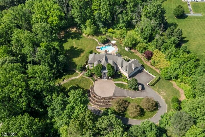 Property Photo:  7 Cobblefield Rd  NJ 07945 