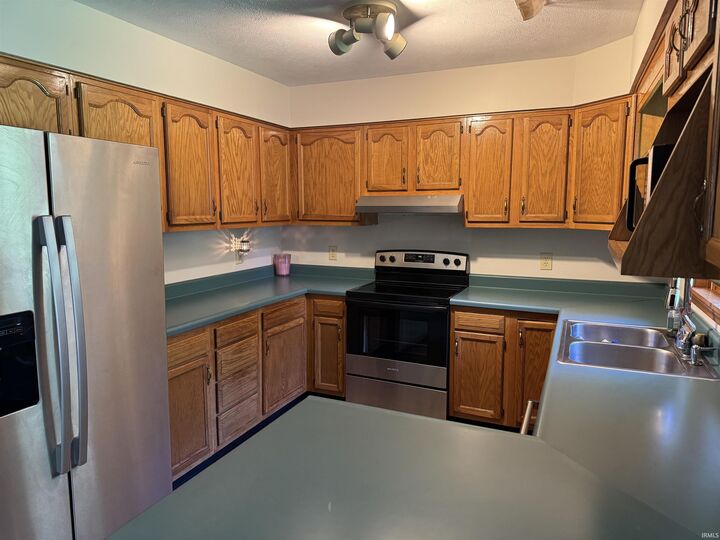Property Photo:  898 W Shepherds Lane  IN 47579 