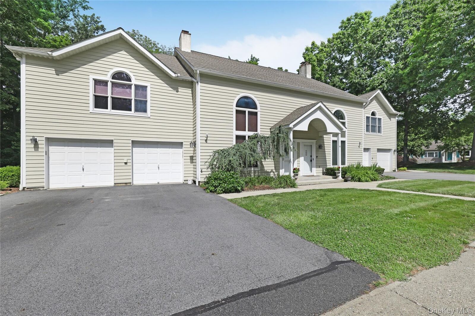 Property Photo:  6 Village Cove  NY 10990 