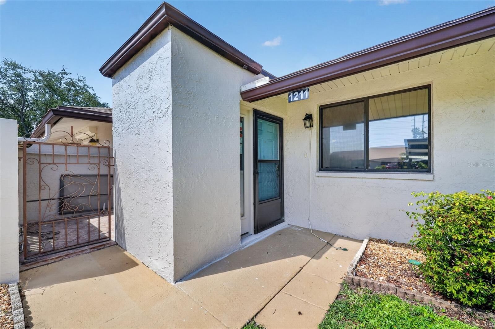 Property Photo:  1211 11th Circle SE  FL 33771 