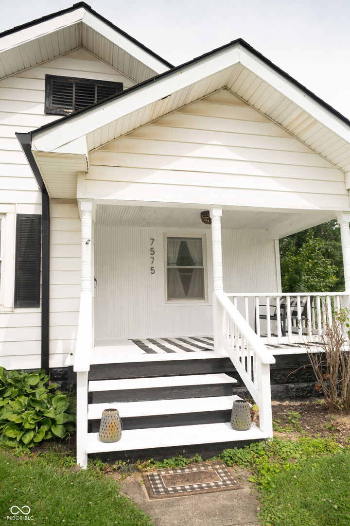 Property Photo: 7575 N Form Street IN 46055
