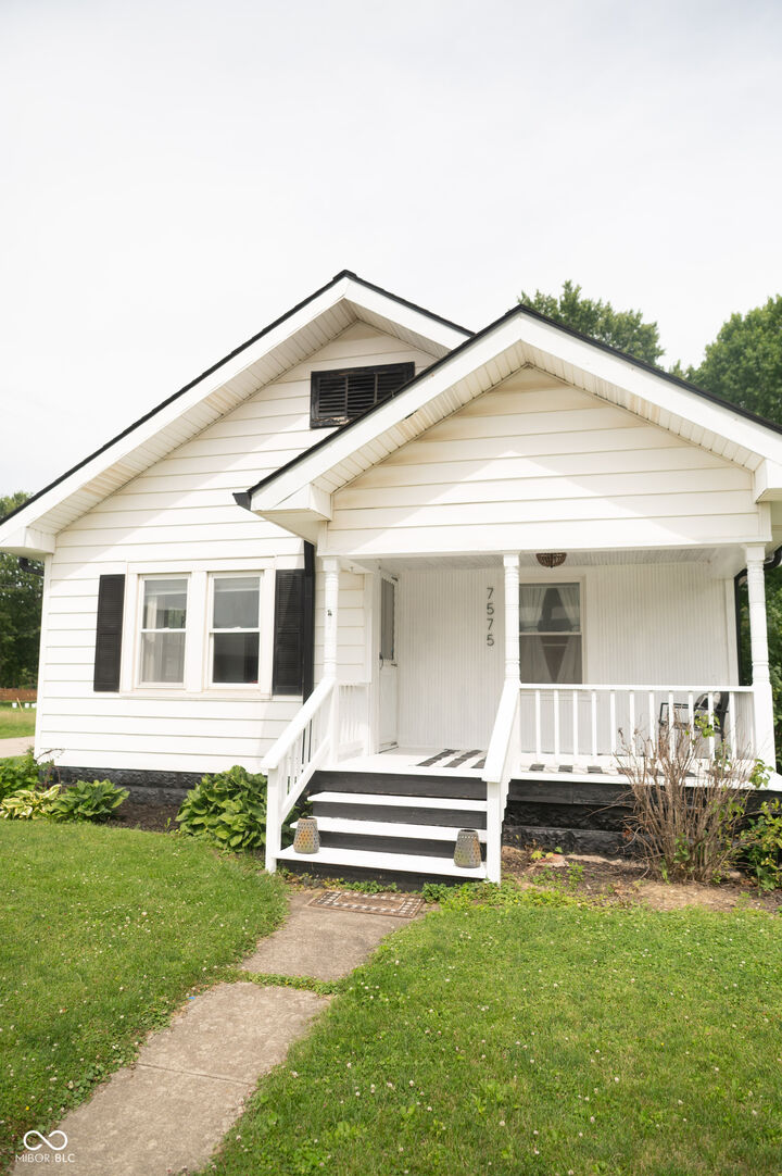 Property Photo: 7575 N Form Street IN 46055