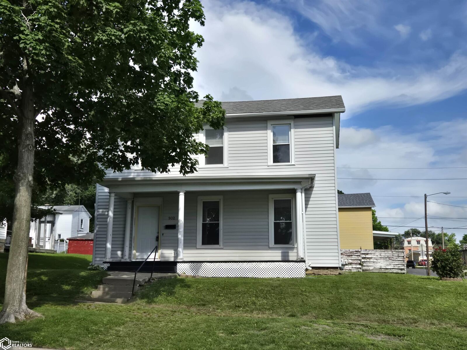Property Photo:  902 N 8th Street  IA 52601 