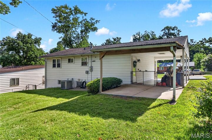 Property Photo:  2111 Pincian Drive  MO 63026 