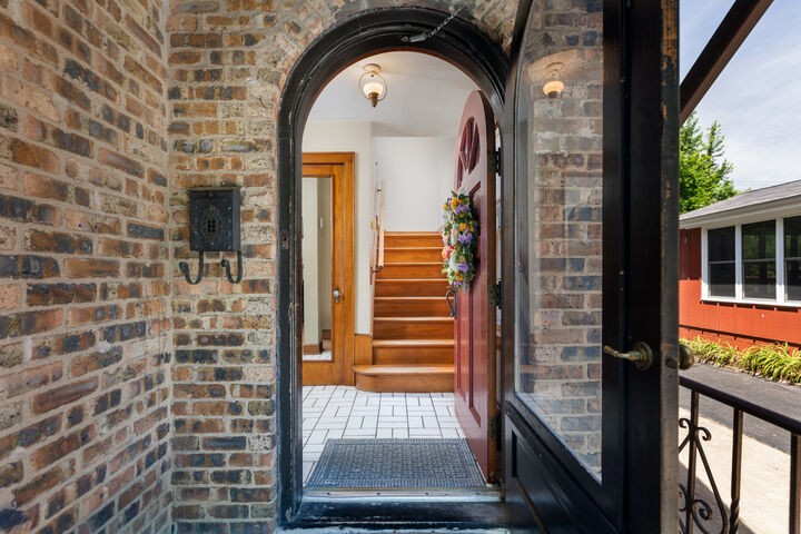 Property Photo:  815 N Eagle Street  IL 60563 