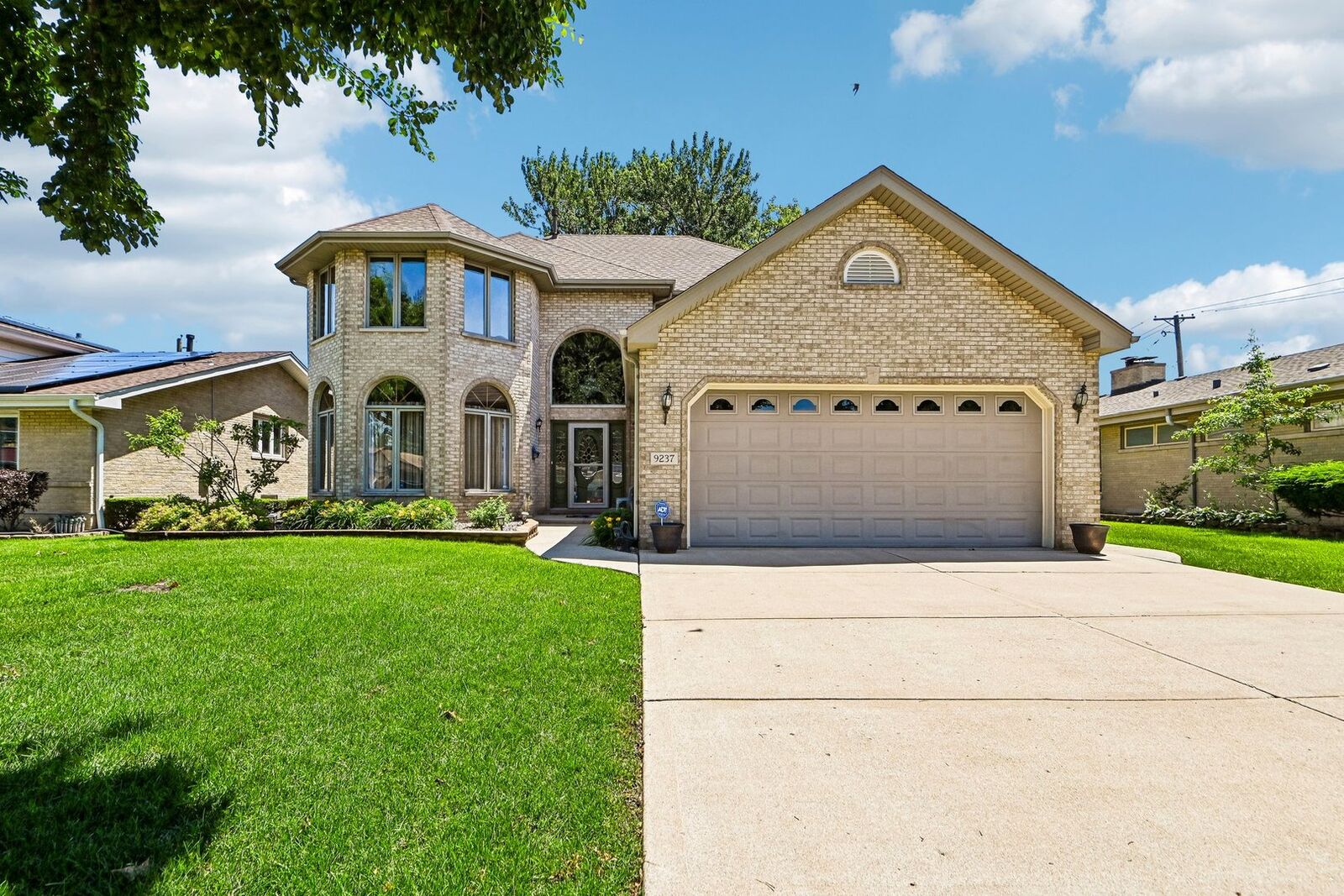 Property Photo: 9237 Kedvale Avenue IL 60453