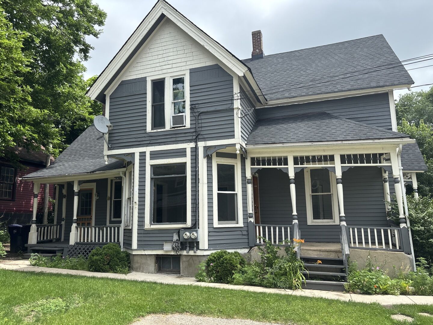 Property Photo: 318 North Street Lower IL 60120