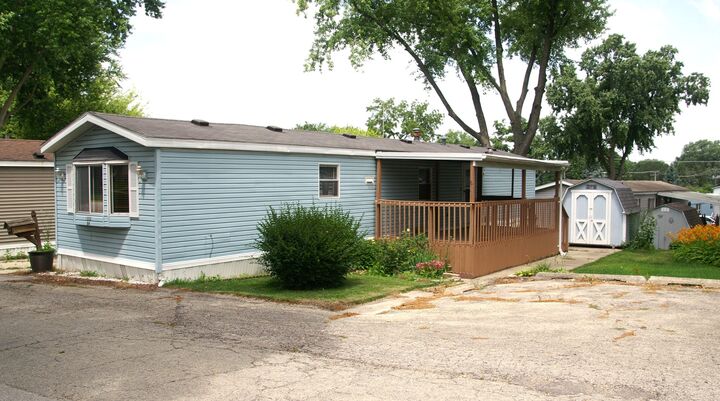 Property Photo: 1332 Douglas Avenue 84 IL 60538