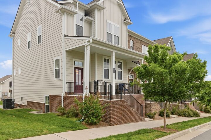 Property Photo: 1746 Park Terrace Ln TN 37135