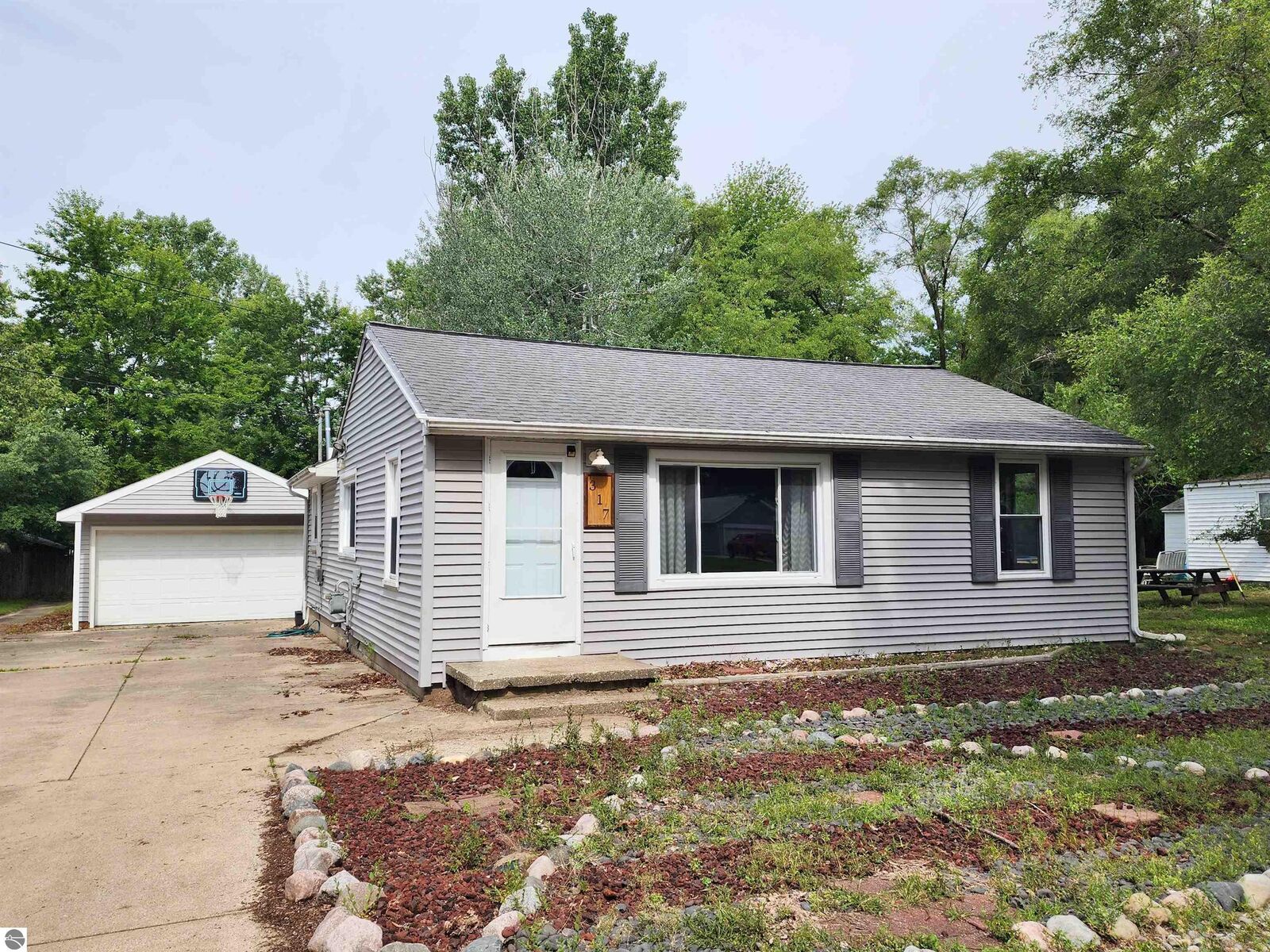 Property Photo:  317 Longview Drive  MI 48642 